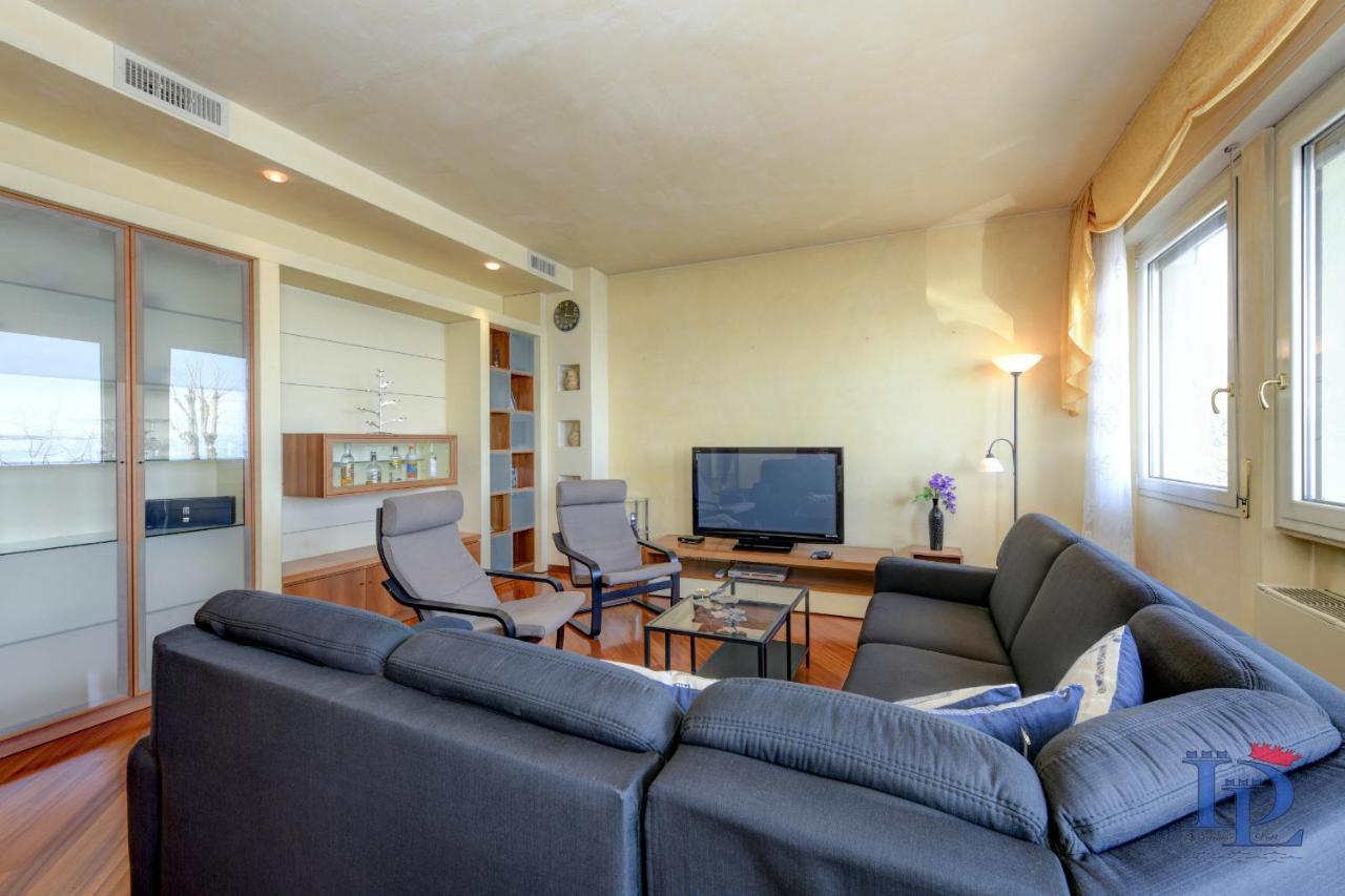 Desenzanoloft Official Partner Marriott Homes & Villas - Charming On The Lake Front Lake Desenzano del Garda Extérieur photo